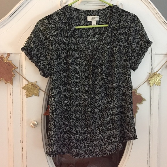 Adorable Loft blouse - Picture 1 of 4