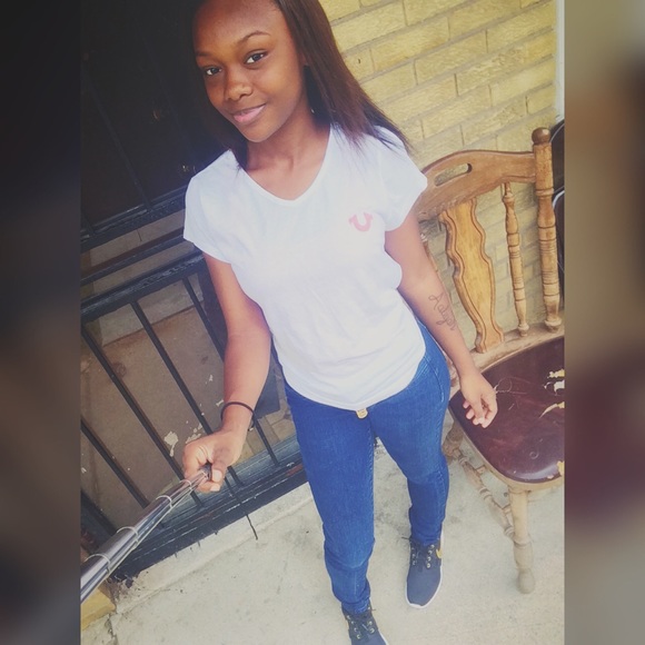 Meet your Posher, Aaliyah - Picture 1 of 1