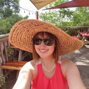Meet your Posher, Dana