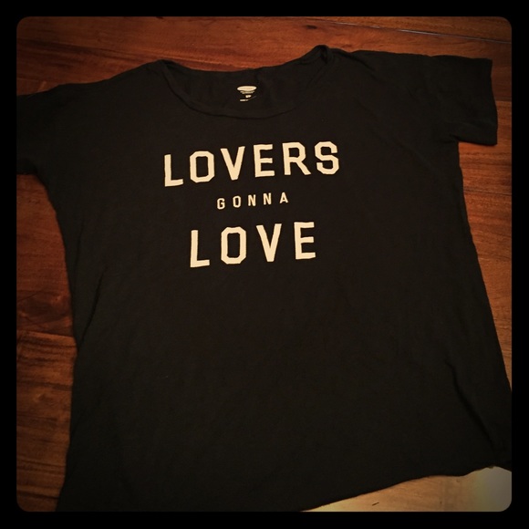 Black Old Navy TShirt "Lovers Gonna Love"