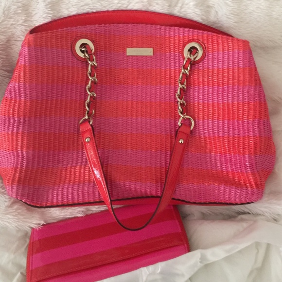 The "Happy" purse. Love this Kate Spade bag! - Picture 2 of 4