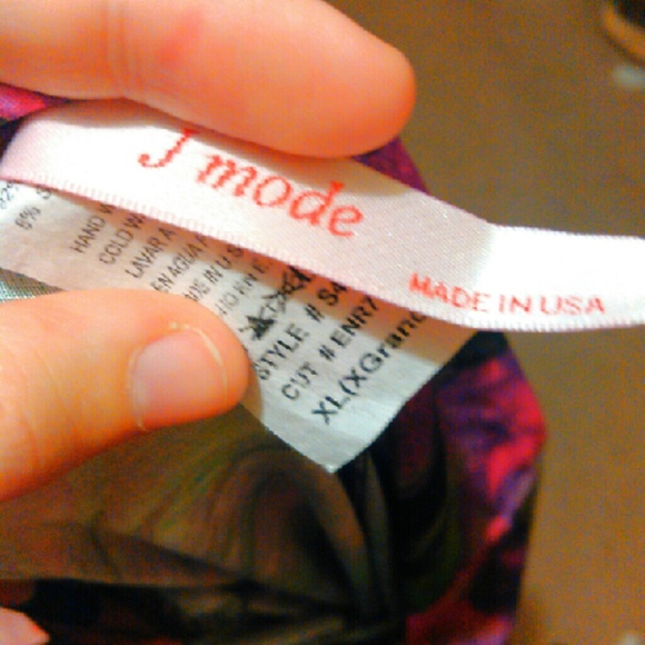 Beautiful Skirt - Picture 2 of 2