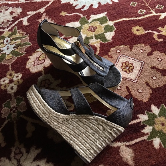 Michael Kors Wedges 💯 authentic - Picture 3 of 4