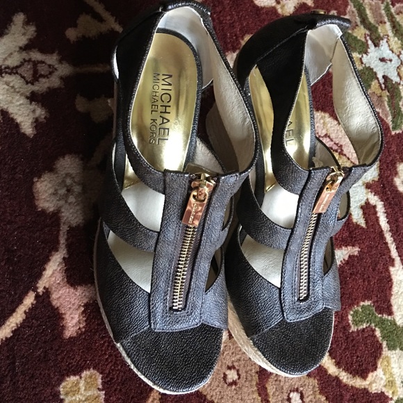 Michael Kors Wedges 💯 authentic - Picture 4 of 4