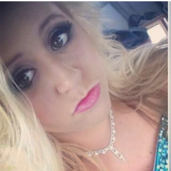 Meet your Posher, Savannah noelle - Picture 1 of 1