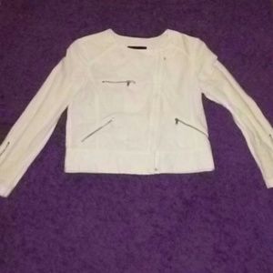 Long sleeved short waisted zipper jacket