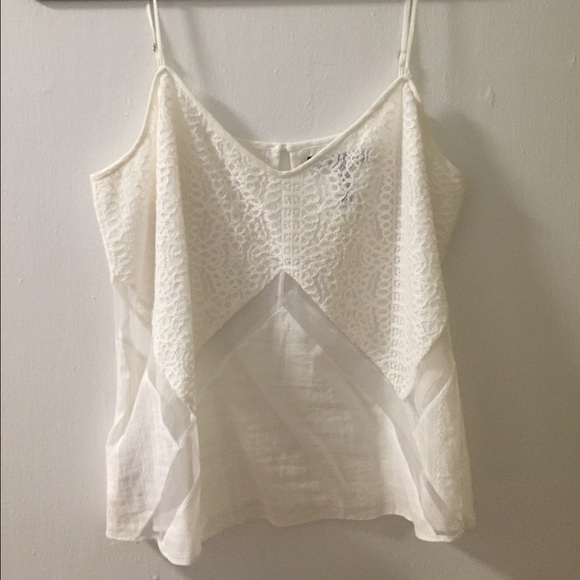 Bcbgmaxazira sleeveless lace white top