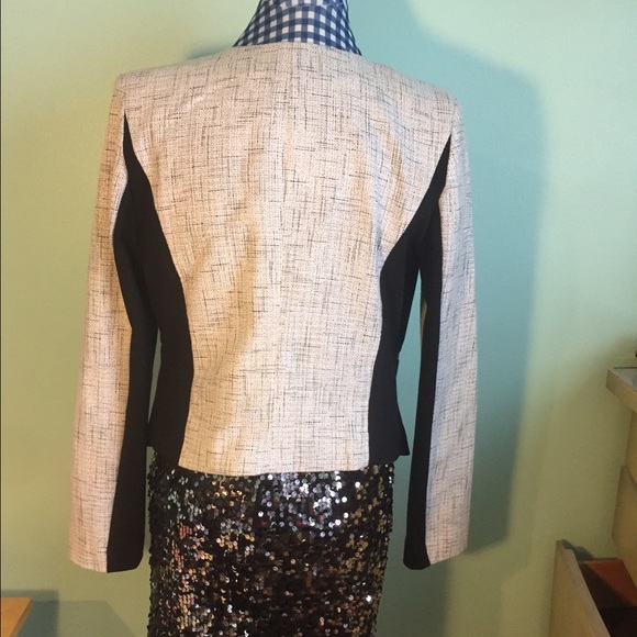 Blazer - Picture 2 of 3