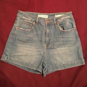 Bullhead mom shorts!