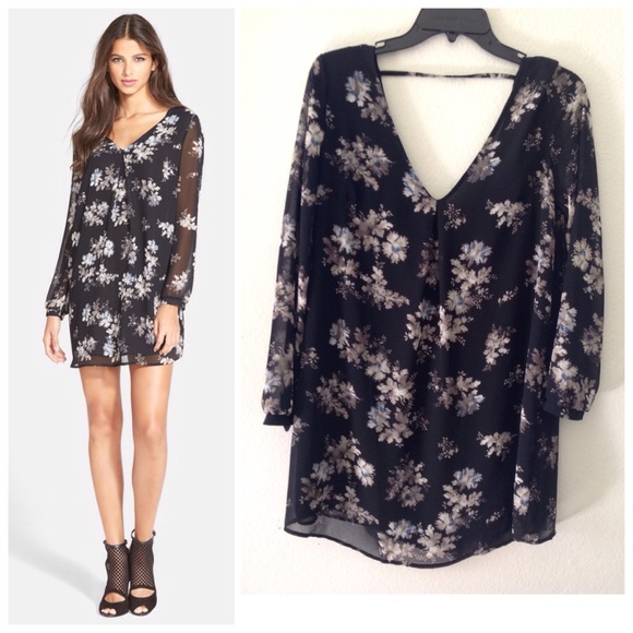 ASTR Dresses & Skirts - ASTR floral dress