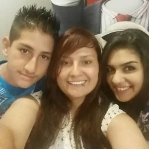 Meet your Posher, Claudia