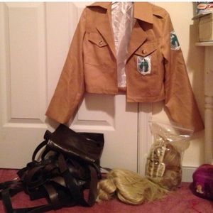 Attack on Titan- Annie cosplay EXCLUDING 3-d gear