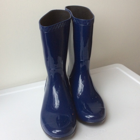 🆕Ugg Australia Short Rainboots. - Picture 2 of 4