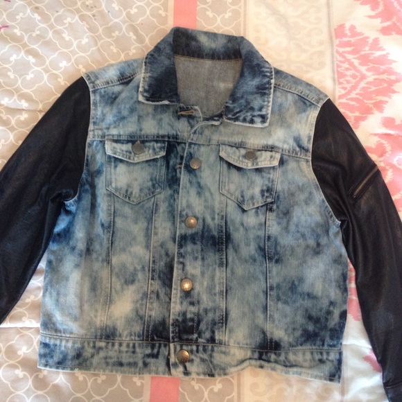 🎉Sale!🎉Pacsun tie dyed jean jacket