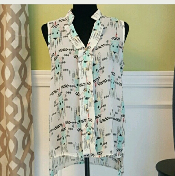 Super Cool Abstract Blouse - Picture 4 of 4