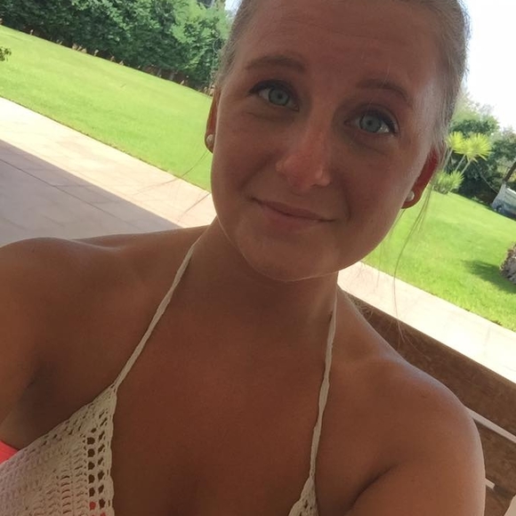 Meet your Posher, Danielle - Picture 1 of 1
