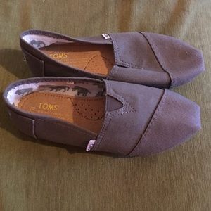 Toms size 7 grey