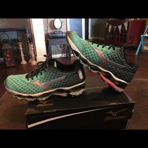 Women's Mizuno Prophecy 4