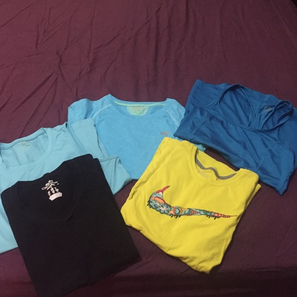 Lot of 5 workout shirts - Picture 1 of 4