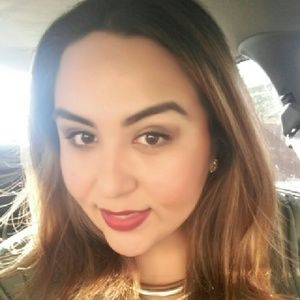 Meet your Posher, Leslie