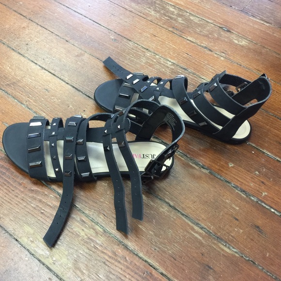 BNWOT!! JUST FAB Gladiator Sandals - Picture 1 of 4