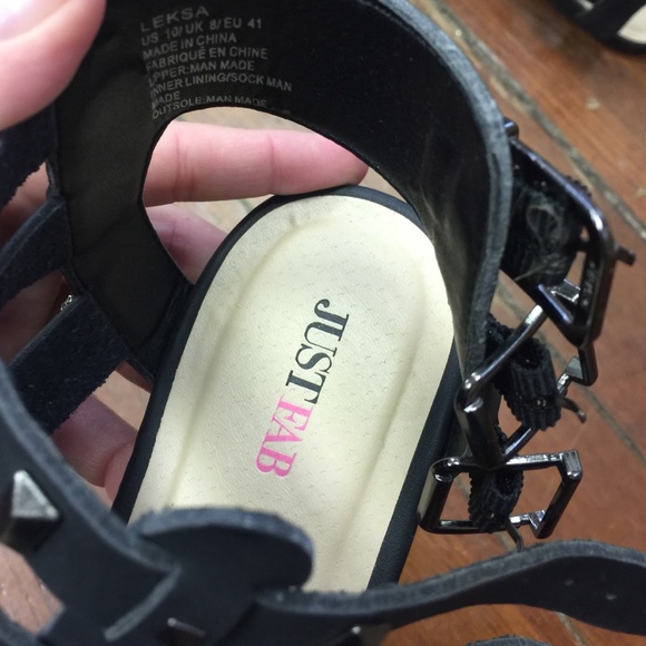 BNWOT!! JUST FAB Gladiator Sandals - Picture 2 of 4