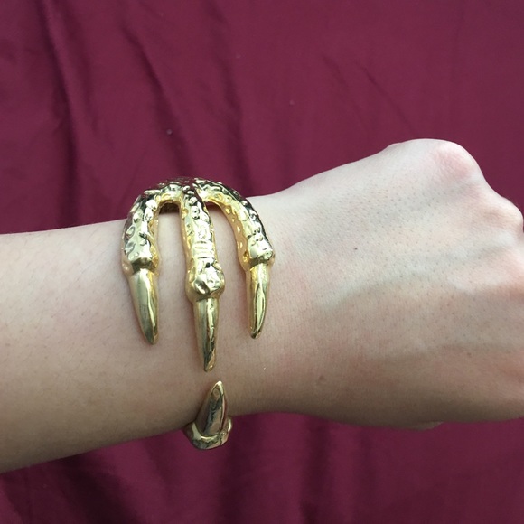 Unique claw bracelet