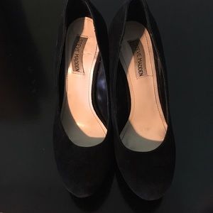 Steve Madden Black Suede Heels sz 9