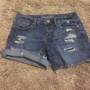 Medium wash midi shorts