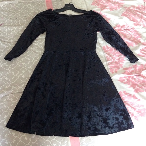 🎉Sale!🎉Forever 21 black velvet dress