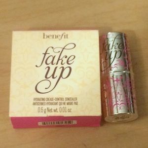 Benefit Fake Up Deluxe Sample, Light 01