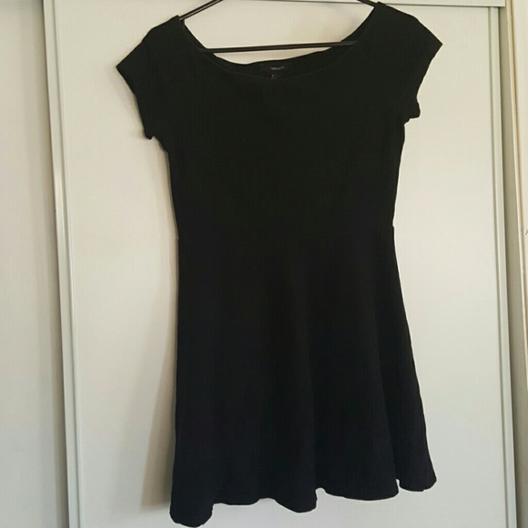 Forever 21Black short sleeve skater dress