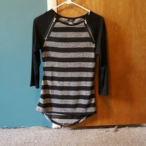 Rue 21 quarter sleeve shirt