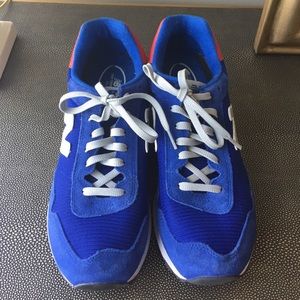 Men's size 11 New Balance Running Shoes.