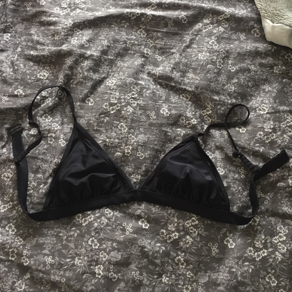 Black bikini top