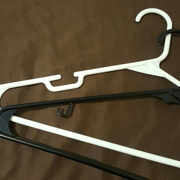 Hangers (assorted) - Picture 4 of 4