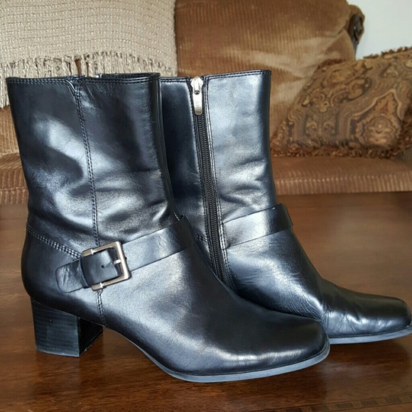 !!WoW! Anne Klein iFlex black, leather Booties - Picture 1 of 4