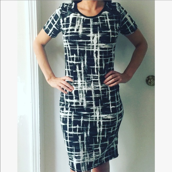 RESERVED FOR ROZZI**BLACK AND WHITE CLASSY DRESS! - Picture 4 of 4