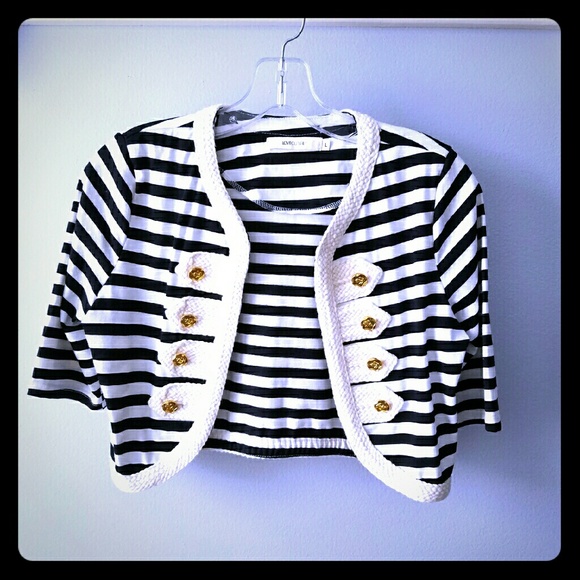NWOT B+W stretch bolero
