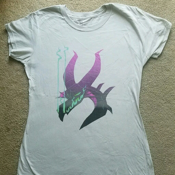 Teefury Women's Malifecent Dragon Tee NWOT - Picture 2 of 2
