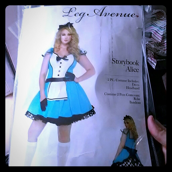 Alice hallowees costume
