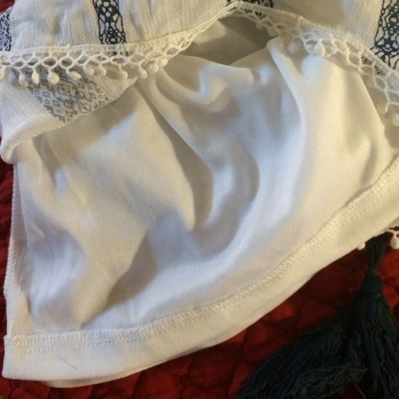 Romeo + Juliet Couture Shorts - Picture 4 of 4