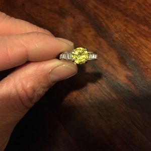 Beautiful Topaz Ring Size 7