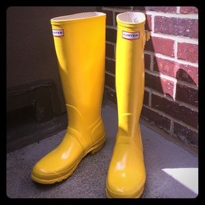 Limited edition Selfridges yellow Hunter Boots!