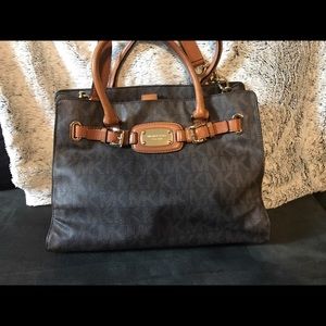 Michael Kors bag in near perfect condition!