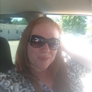 Meet your Posher, Rebecca