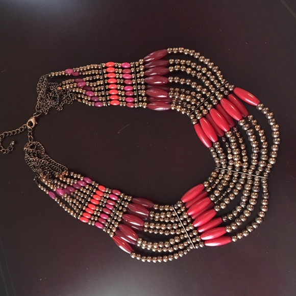 Red tones Bib necklace