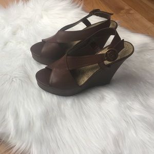 Maurice's brown wedge