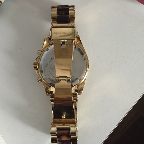 Michael Kors tortoise \'Bradshaw\' main image 4