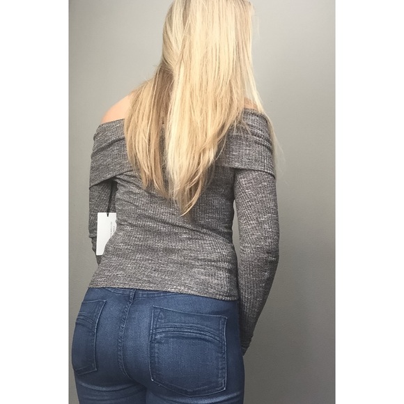 LAST Bare Shoulders Top - Picture 4 of 4